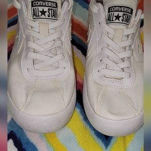 Converse All Star Women’s White Canvas Low Top Sneaker. Size 8